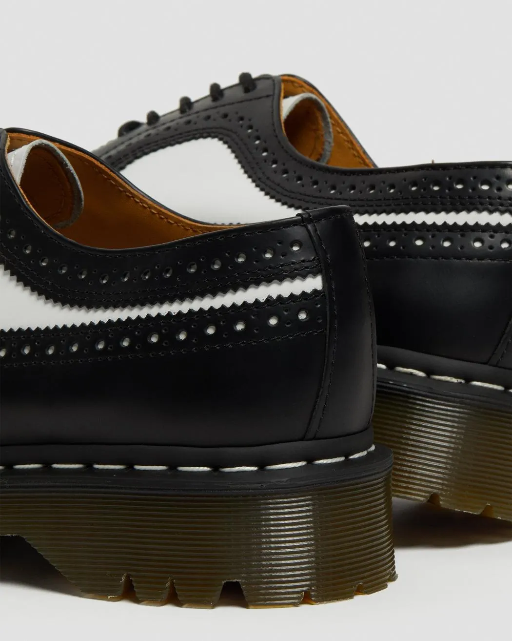 3889 Bex Brogue