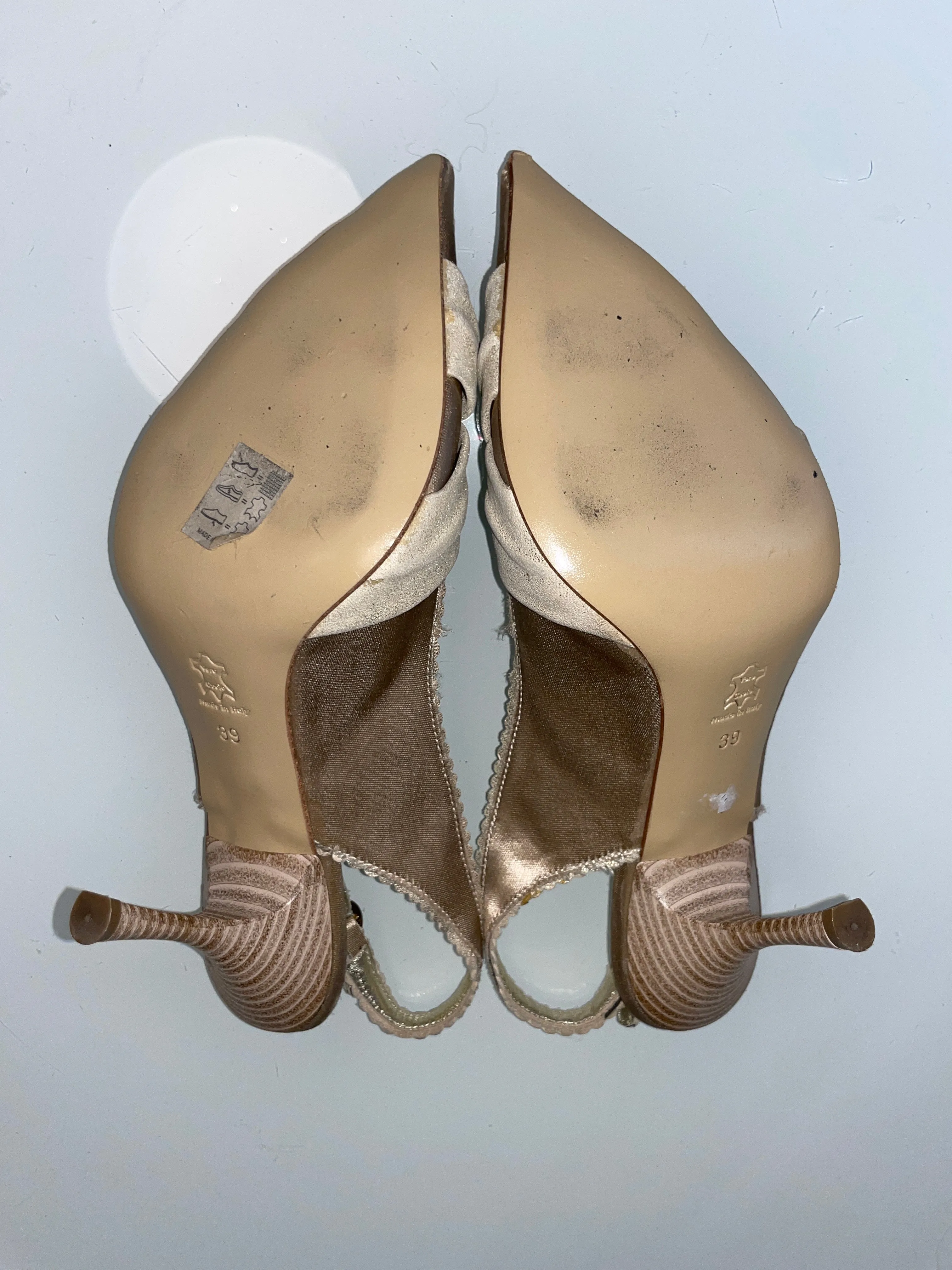 golden red carpet satin pointed heels